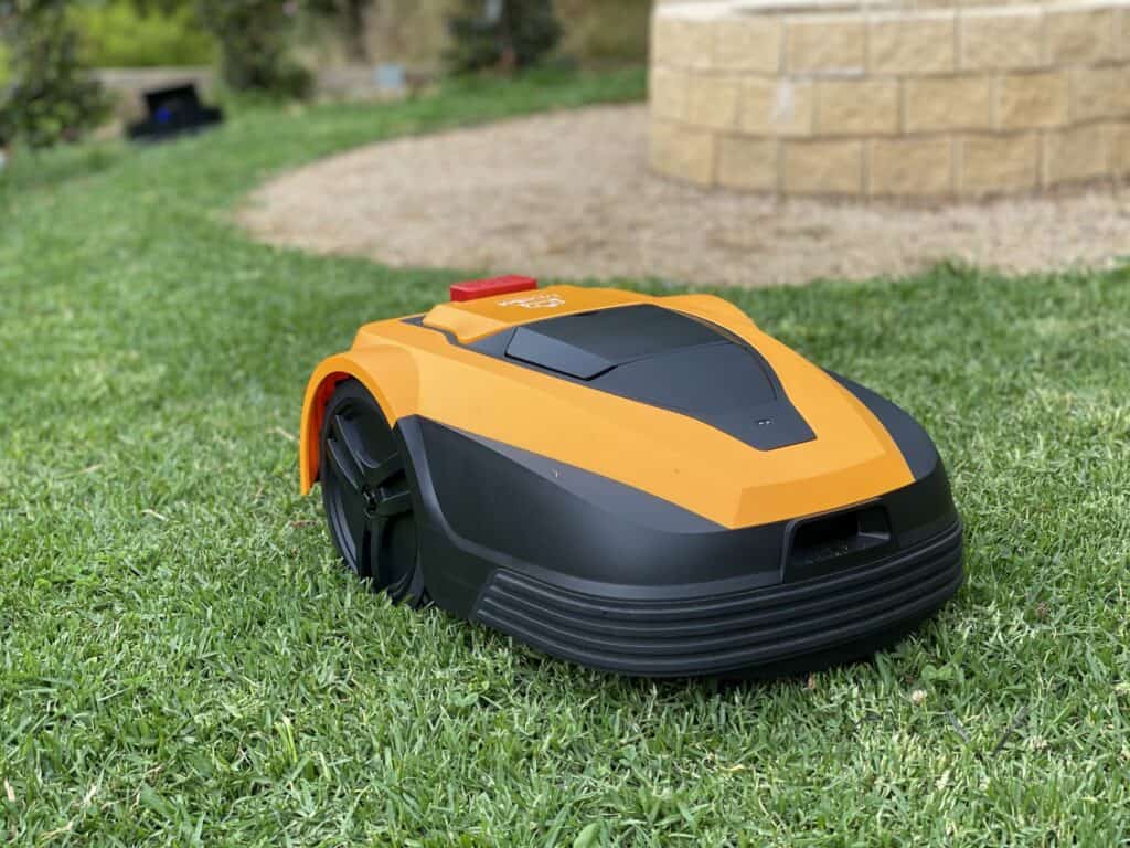 MoeBot S5 robot mower front