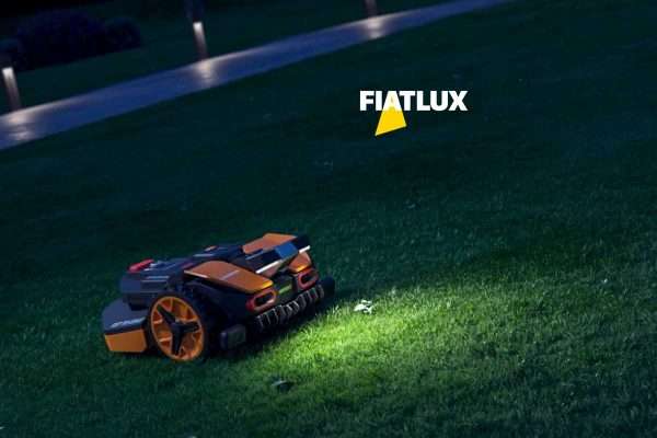 Worx Vision LED at night