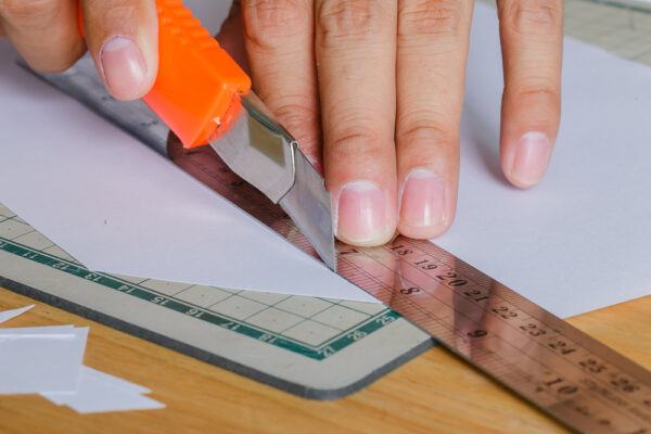 Large Craft Knife #68 - Retractable Snap off Blades - Image 3