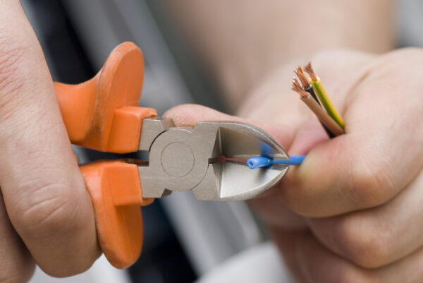 Side Cutting Plier or Wire Cutters  - 6"/ 150mm - Image 3
