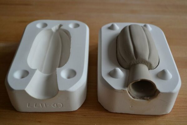 Casting Slip White Earthenware/Middle Fire 5 Litres - Image 3