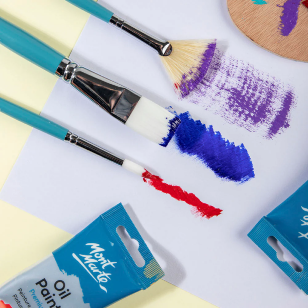 Mont Marte Gallery Series Brush Set Oils 3pce (1 x Flat , 1 x Round & 1 x Fan) - Image 3