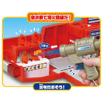 Takara Tomy Tomica World Transform Fire Truck Fire Station - Image 6